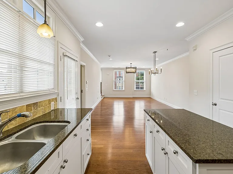 2110 Acklen Ave #101 — Photo 16
