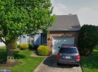 212 Dogwood Dr, Mount Laurel, NJ 08054