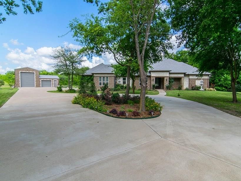 1st image of 180 Lodge Ct