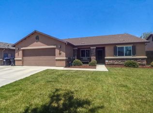 2404 W Porter Ave, Visalia, CA