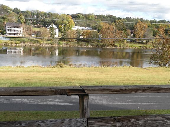 4th image of 232 River Edge Dr