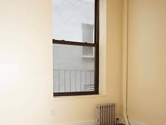 2nd image of 953 Columbus Ave Frnt 1
