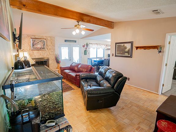 4th image of 101 N Bentwood Dr
