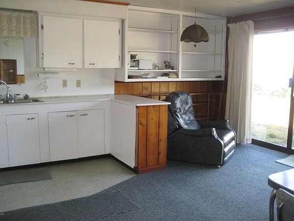 3rd image of 1525 NW Oceanview Dr