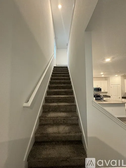 4 bed, 2023 sqft, $2,500 — Photo 4
