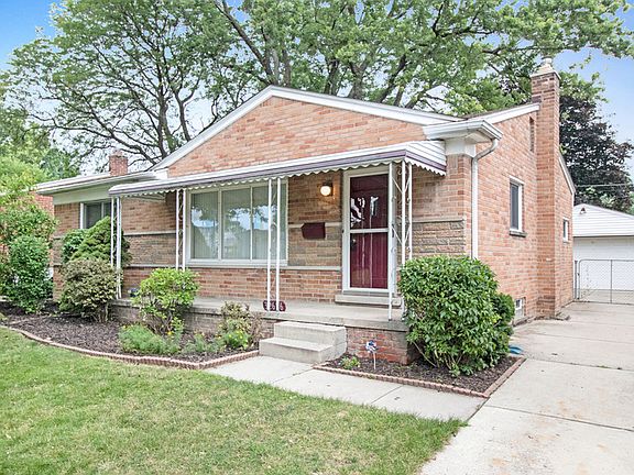 2nd image of 32626 Merritt Dr