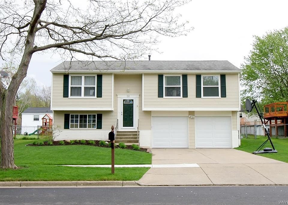 1st image of 58 Foxcroft Dr