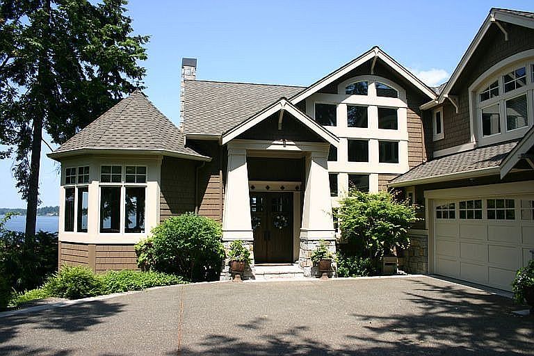 An exquisite Craftsman home w breathtaking views