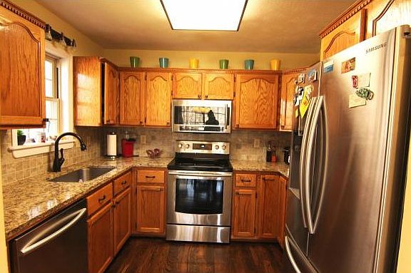 3rd image of 343 Chestnut Dr