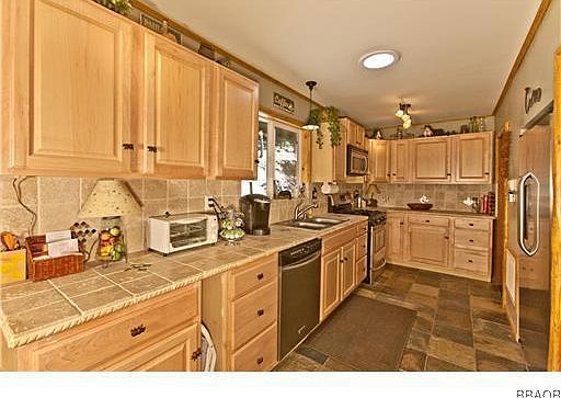 4th image of 903 Blueridge Dr