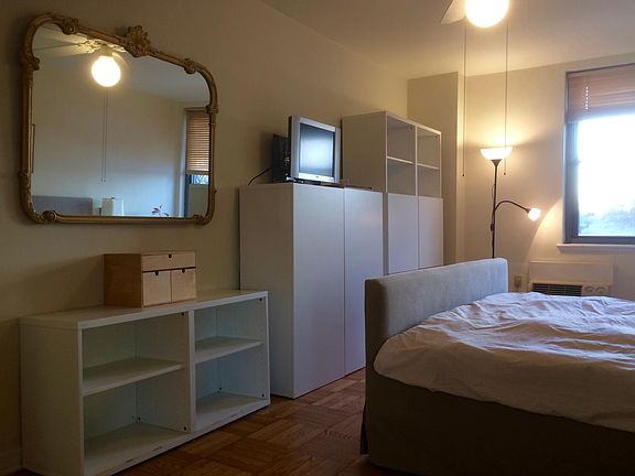 5th image of 2601 Pennsylvania Ave APT 209