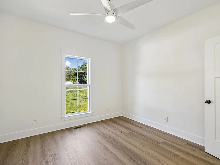 112 Rogers Ave — Photo 16