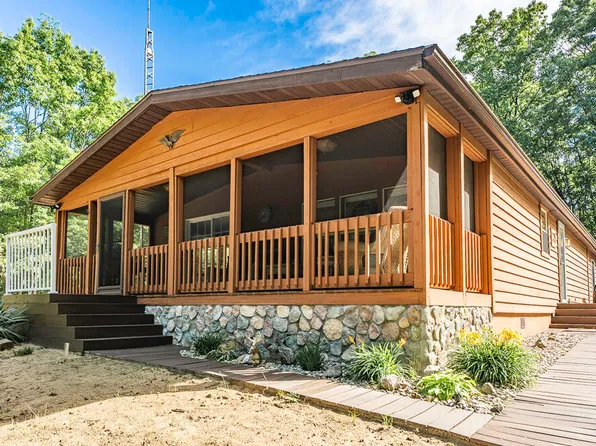 5026 W Harrison Rd, Hart, MI 49420