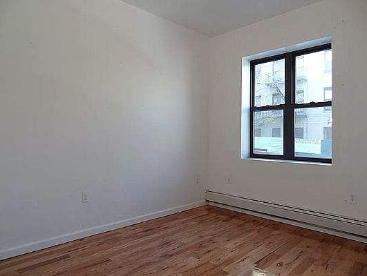 2nd image of 1922 Union St #2