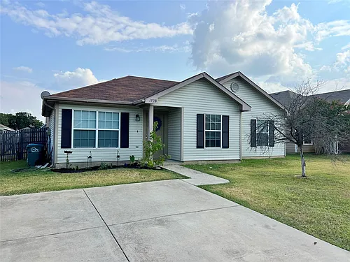 1728 Red Oak Ct Photo 1