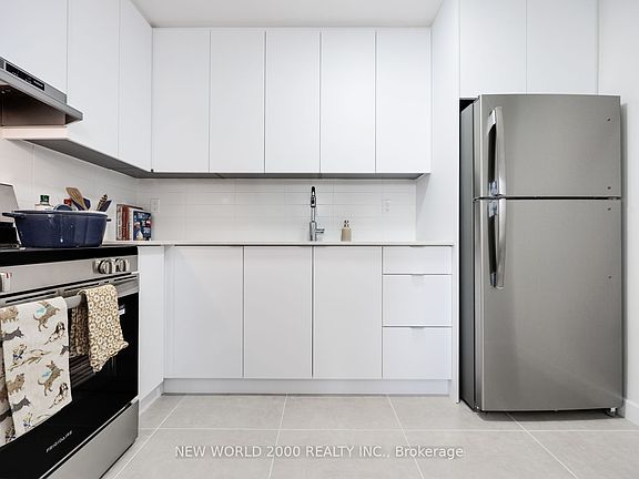 3rd image of 101 Roehampton Ave #503