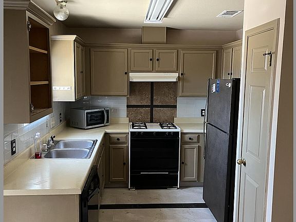 3rd image of 1812 Southcreek Dr