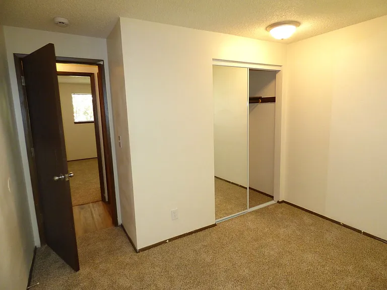 4824 Falcon Ct NE — Photo 25