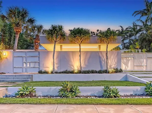 1658 Hawthorne St, Sarasota, FL 34239