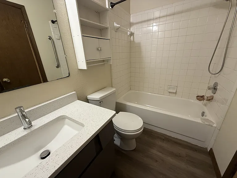 405 S Hester St E — Photo 8