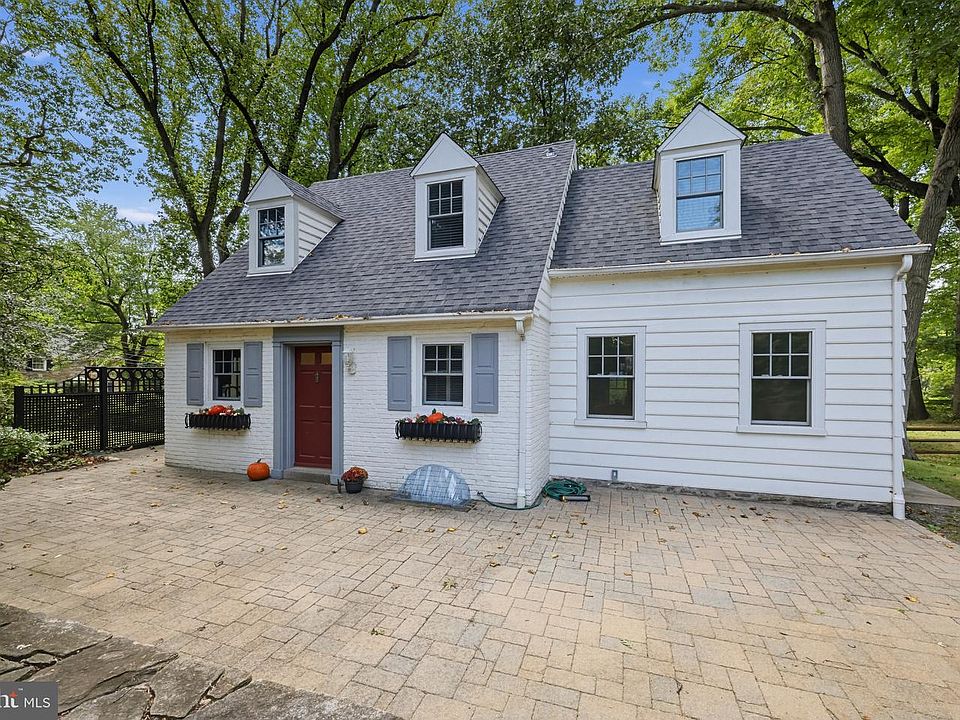 1st image of 333 W 5th St