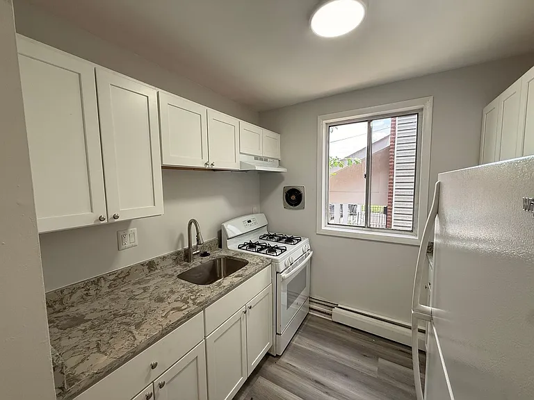5821 Field Pl NE — Photo 5