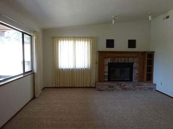 2nd image of 18133 Fair Oaks Dr