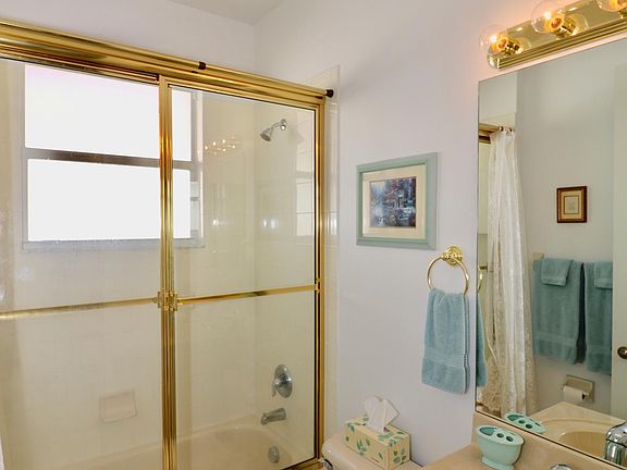 Home For Sale In Valencia Pointe
