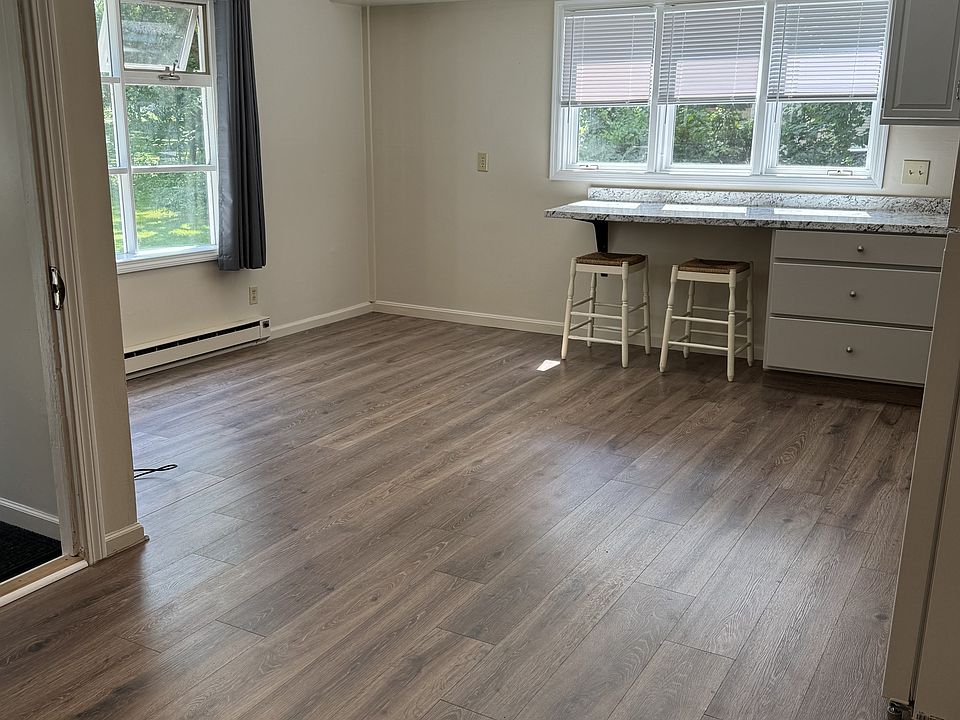 1st image of 505 Glen St #3