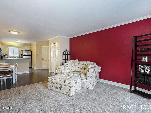 3rd image of 3336 Devonwood Hls NE #76