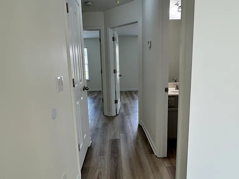 335 Sarna Dr — Photo 15