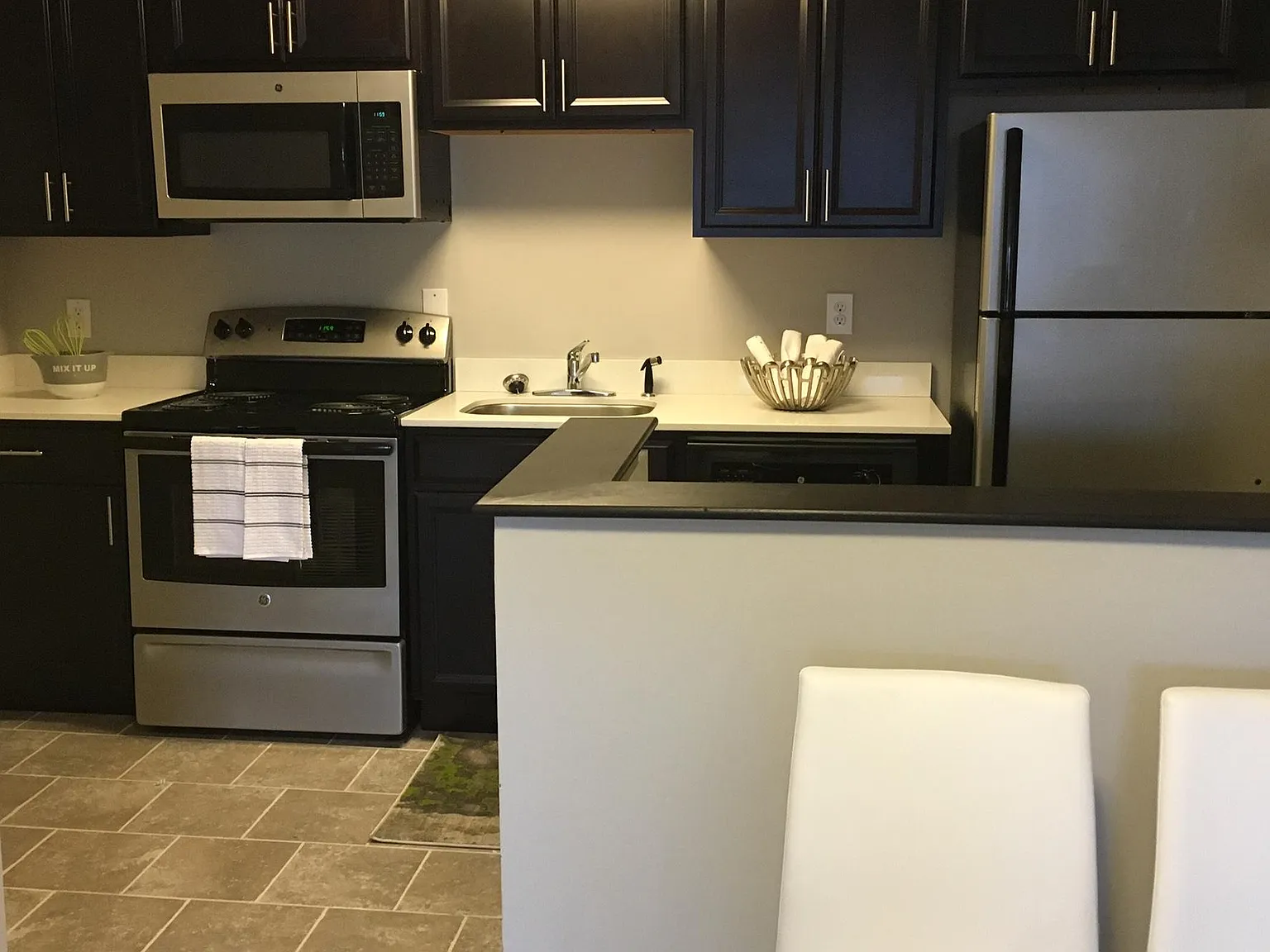 Bridgewater Apartments — Photo 3