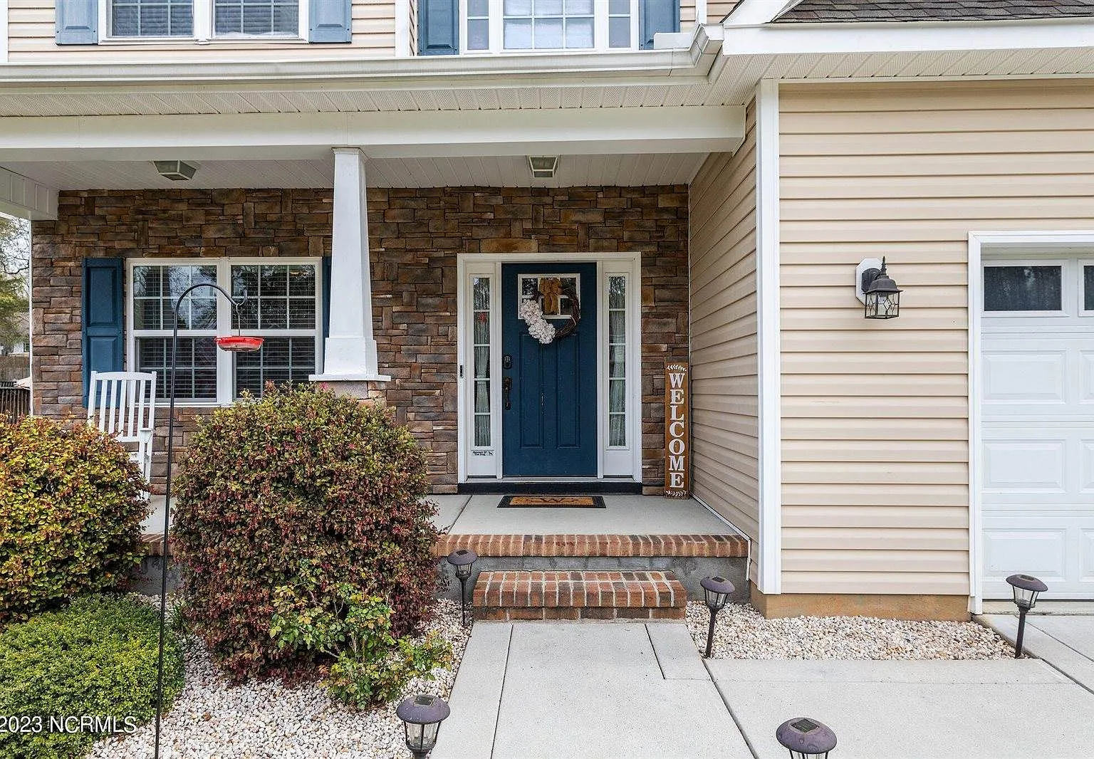 4 bed, 2.5 bath, 2890 sqft, $2,400 — Photo 4