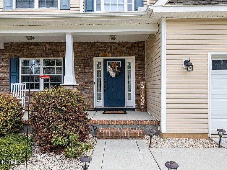 160 Argyll Ave — Photo 4