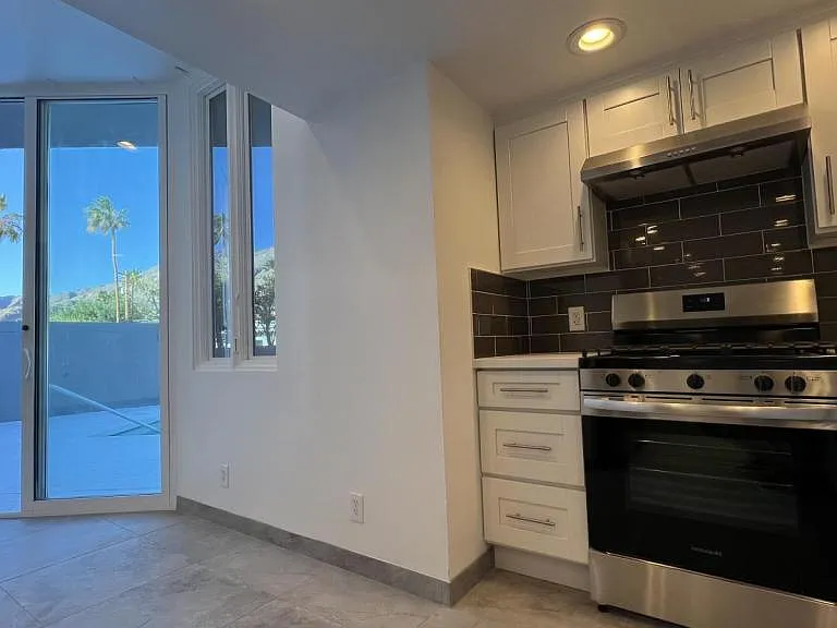 2286 N Junipero Ave — Photo 2