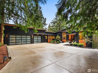 17010 Hamlin Rd NE, Lake Forest Park, WA 98155