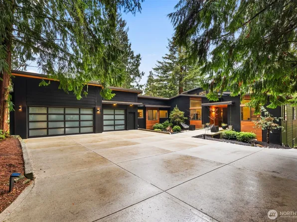 17010 Hamlin Road NE, Lake Forest Park, WA 98155