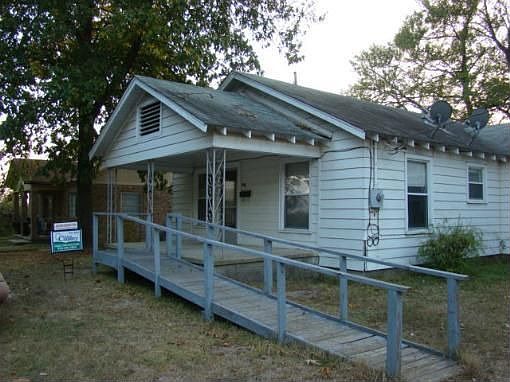 2nd image of 849 Wade St