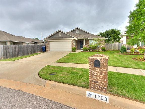 4th image of 1208 SW 156th Ter