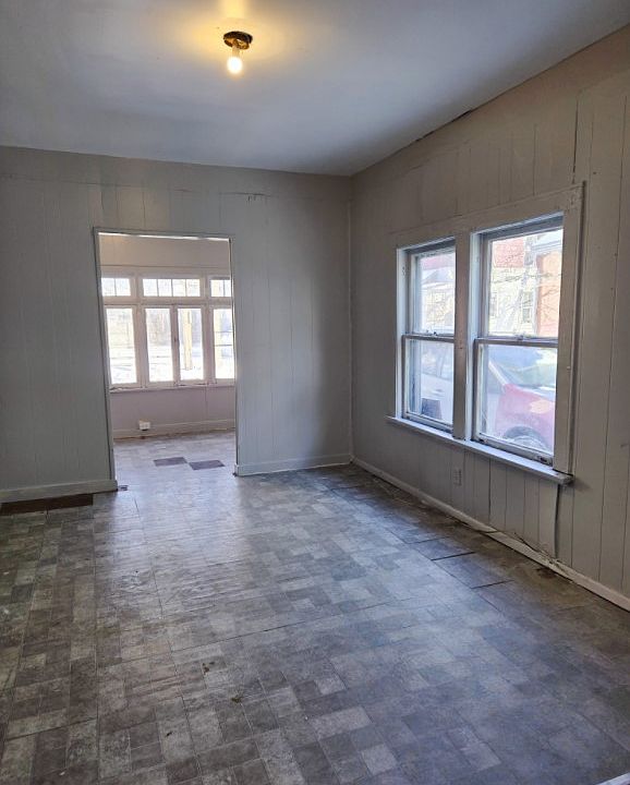 1st image of 25 Stuyvesant St #1L