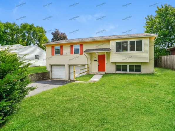 5548 Roche Dr, Columbus, OH 43229