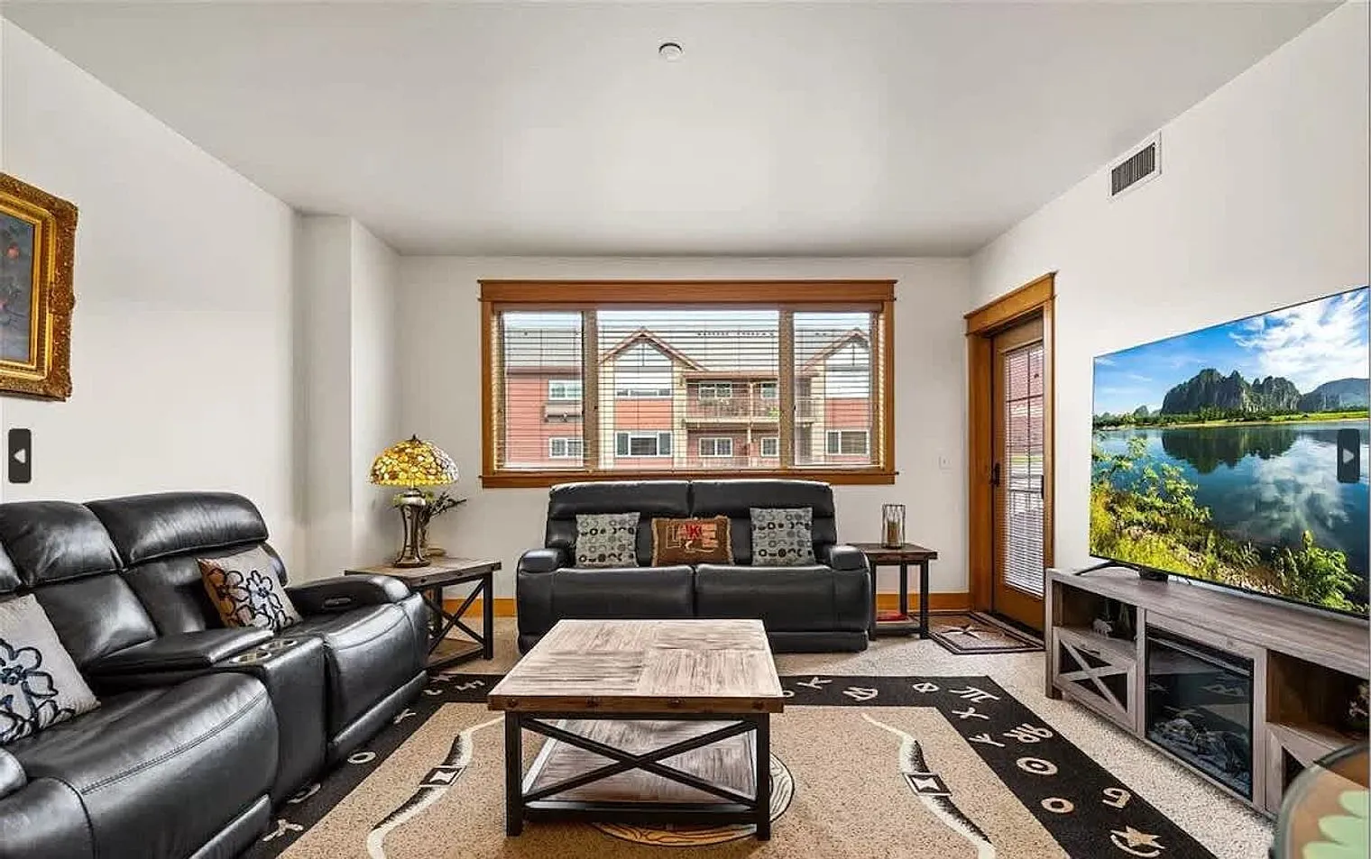2 bed, 2.0 bath, 1194 sqft, $4,788 — Photo 1