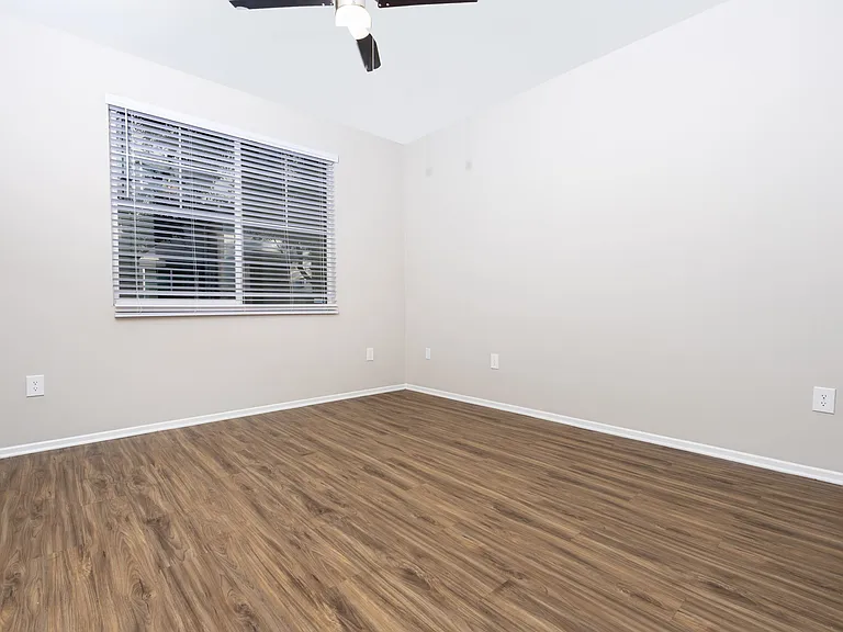 The Grove Apartments — Photo 55