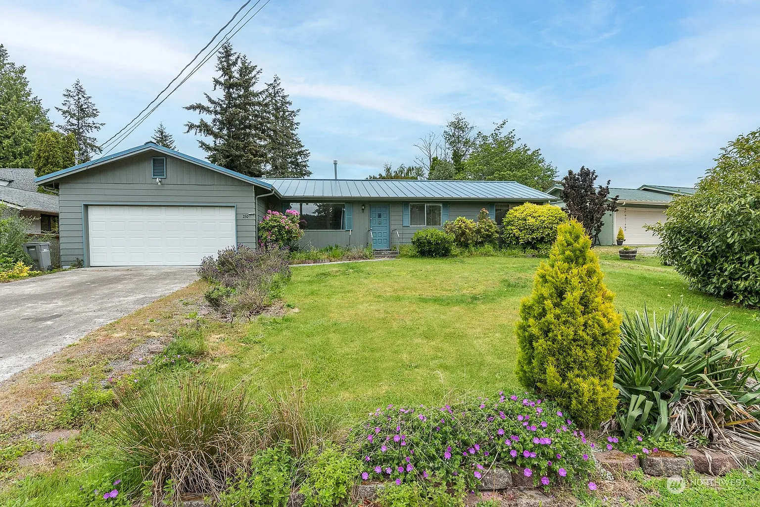 250 MacKenzie Drive photo 1