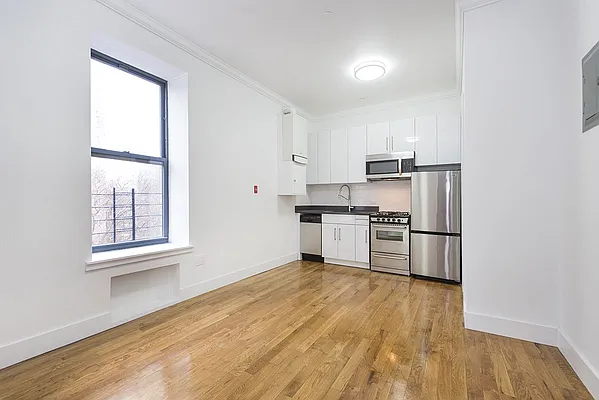 Rented by Bold New York | media 8