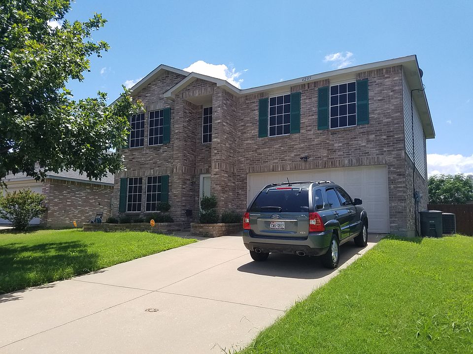 1st image of 4205 Boxwood Dr