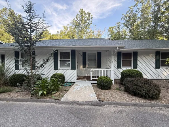 906 Club Cir, Daniels, WV 25832