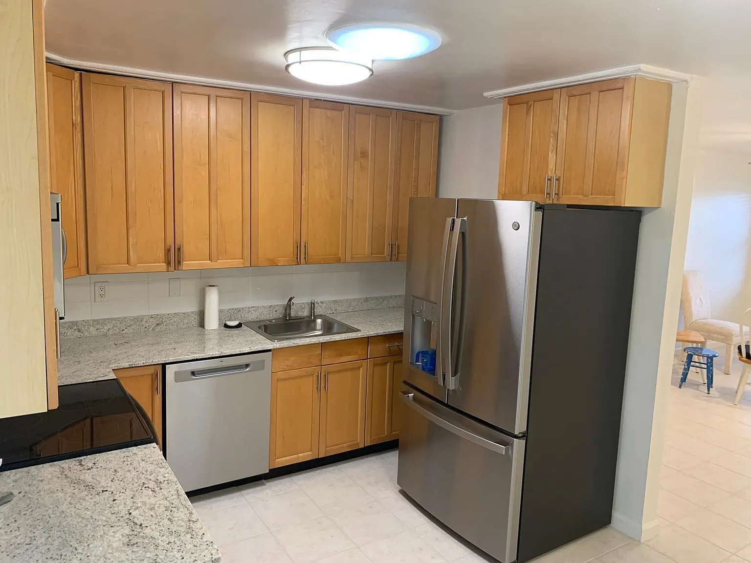 2 bed, 1.0 bath, 806 sqft, $2,400 — Photo 3