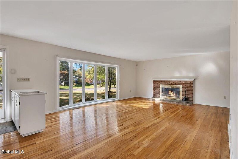 3rd image of 1340 Wemple Lane