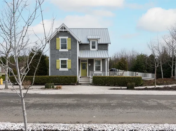 79 Lily Lane, Pacific Beach, WA 98571